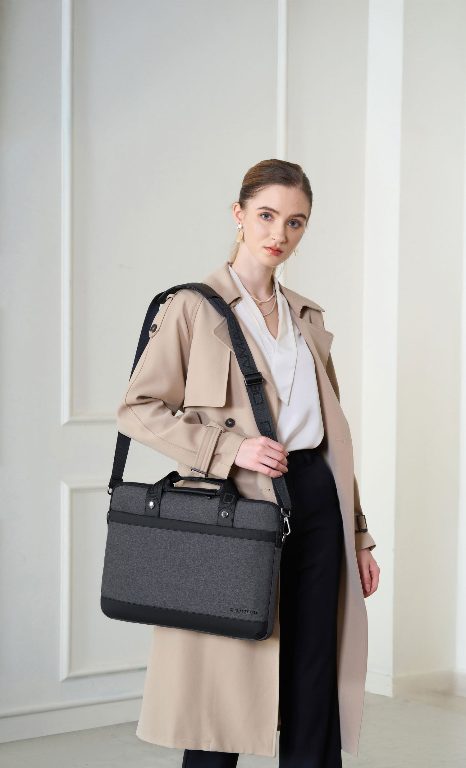 حقائب الأعمال والكمبيوتر المحمول -